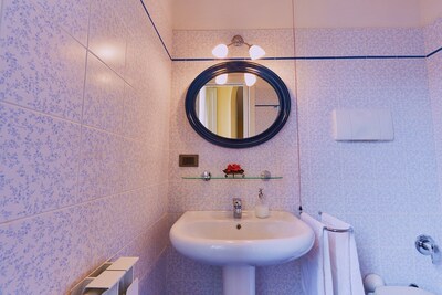 Elegant and bright apartment adjacent to the historic center