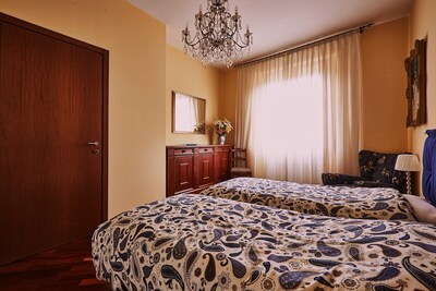 Elegant and bright apartment adjacent to the historic center