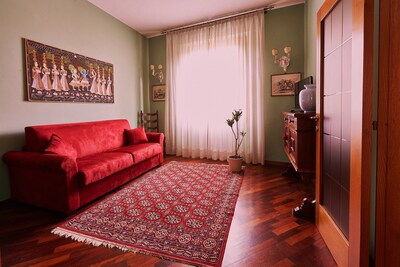 Elegant and bright apartment adjacent to the historic center