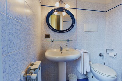 Elegant and bright apartment adjacent to the historic center