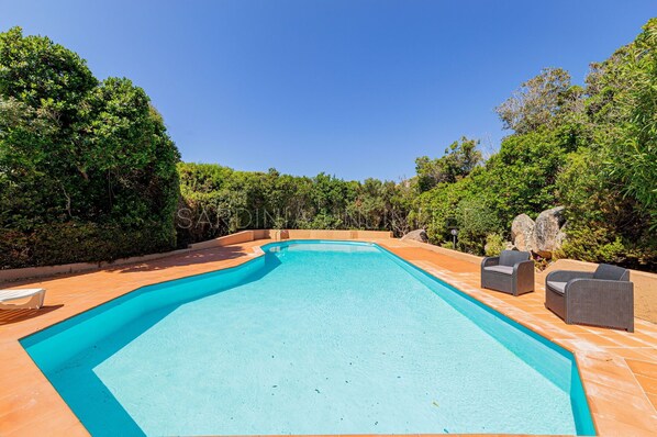 Villa for rent in Sardinia in the Costa Paradiso residential park.