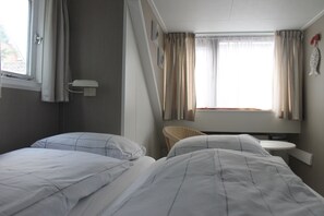 Zweite Schlafzimmer, Betten können auch zusammen gestellt werden.