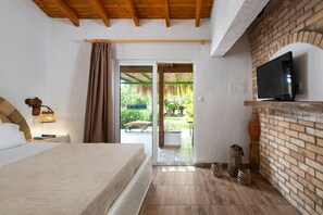 master bedroom  garden view