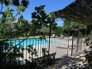 La piscine est sécurisée