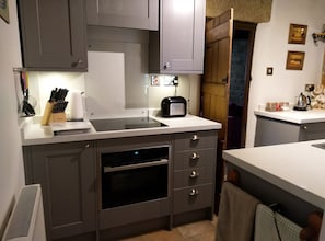 Kitchen with Neff combination oven, grill and microwave