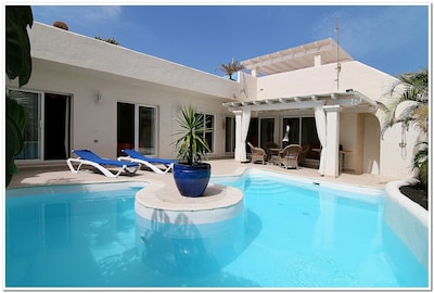 Villa With Private Heated Pool