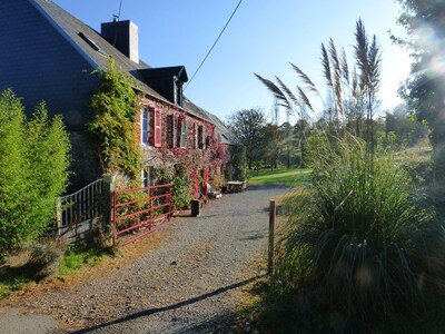 Family Friendly Spacious Comfortable Cottage and Garden. Rural and relaxing. 