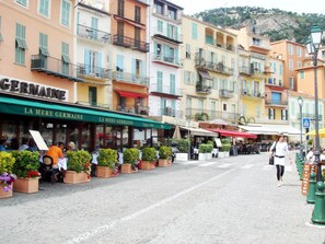Restaurants and cafes along the seafront just steps away from the apartment