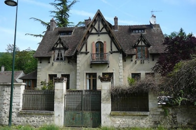 Casa de personajes cerca de la casa de Claude Monet