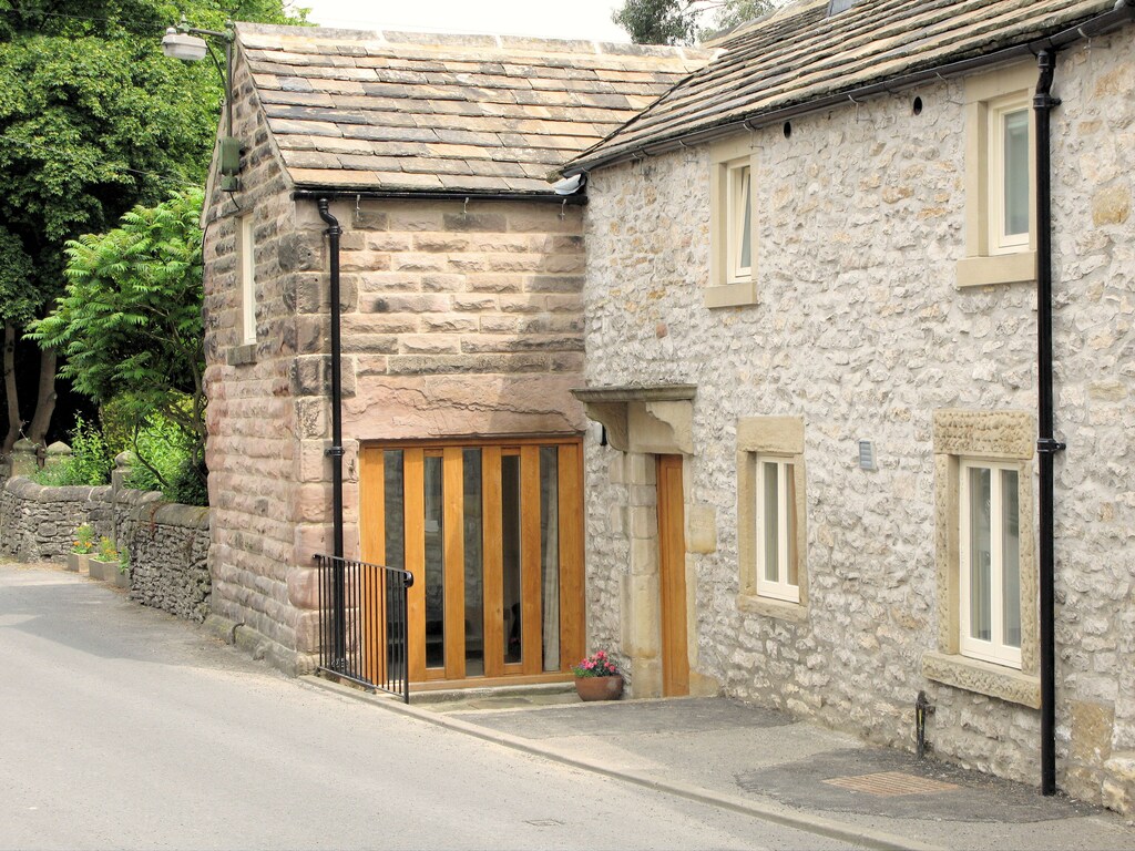 Mosstone, Youlgreave. A charming cottage at the heart of the village