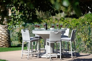 Garden table overlooking 4th green
