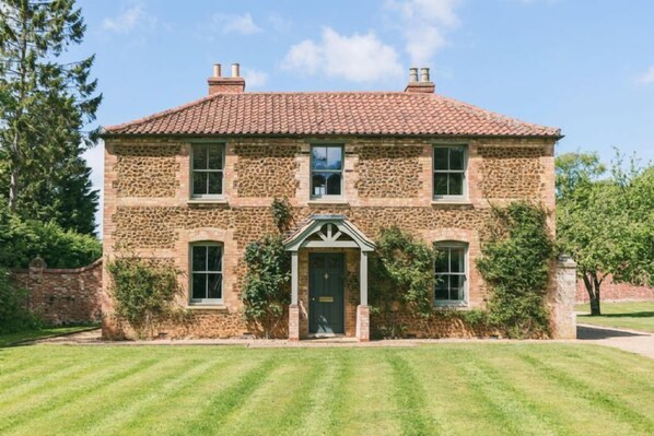 Cottages in the Walled Garden, Fring: Gardener's Cottage