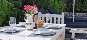 Outdoor dining