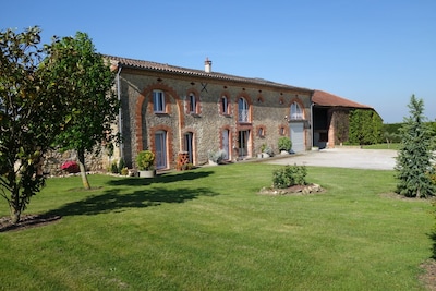 2 comfortable 2-room apartments with SPA in a lauragaise farm
