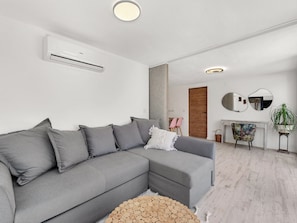 living room, sleeping sofa