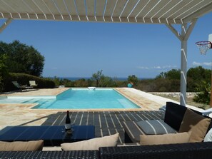 Relax with a view of the sea.
