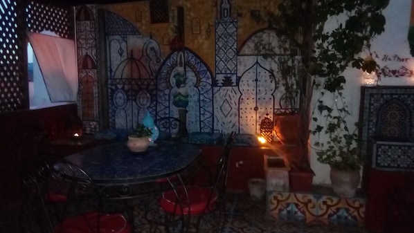 Comedor terraza azul 