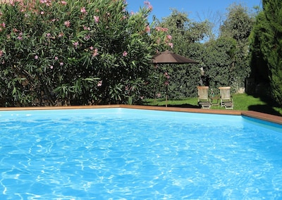 Große 3bed Villa Apart; 100m². Shabby Chic. Pool & Garten privat - not shared.
