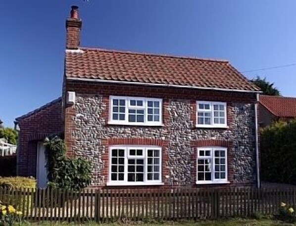 Oaktree Cottage from the outside