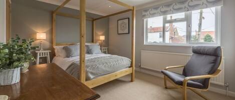 Kipling House, Wells-next-the-Sea: Bedroom two featuring a double four poster bed