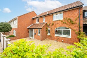 Kipling House, Wells-next-the-Sea: Located down a quiet lane from the harbour