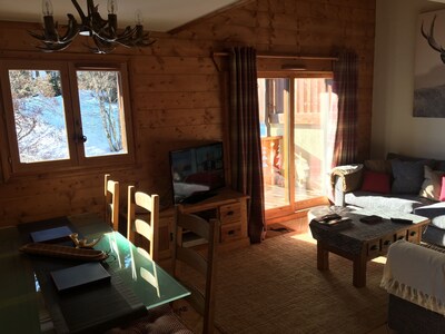 Spacious 4 bed ski apartment on the slope