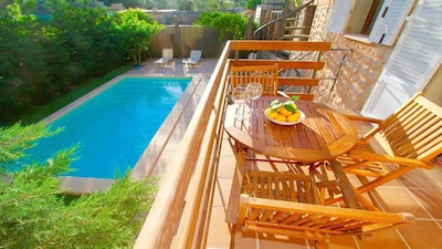 Fabulous property in the center of Sóller with terrace and pool. Wi-Fi & parking