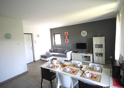 Casa Iole liegt in Colico Zentrum, Comer See.6 Personen,3 Schlafzimmer, 2 Bade