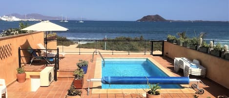 View from lounge to terrace and beach