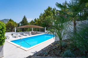 40sqm private pool and Finnish sauna next to it