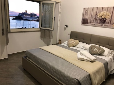 Maravilloso apartamento frente al mar en el corazón de Civitavecchia -8 camas