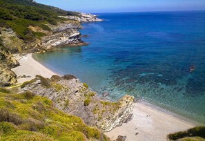 perivoliou beach 600 meters from the villa
