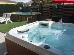 Bain à remous extérieur