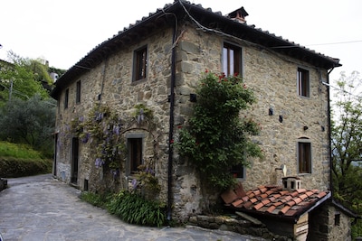 Hermosa casa de Let vistas al valle de Bagni Di Lucca