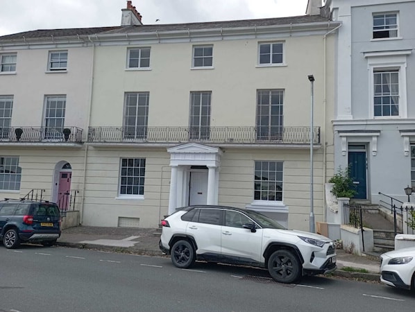 Waterloo House
Grade 2 listed Georgian Townhouse
