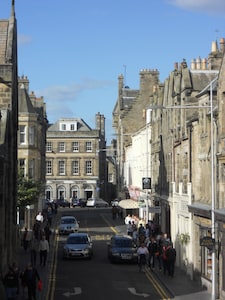 Beautiful,  2 bedroom flat in the very heart of historic St Andrews