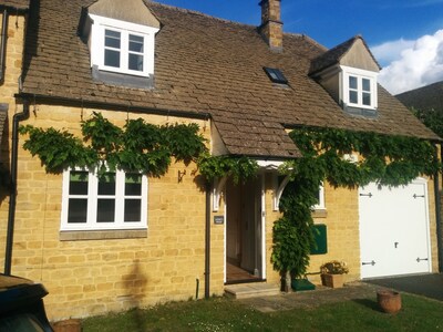 A beautifully presented Cotswold stone holiday home