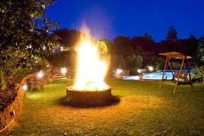 Large fire pit.   Very sociable for parties and gatherings