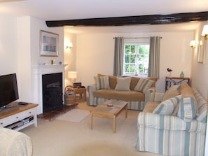 Another view of sitting room