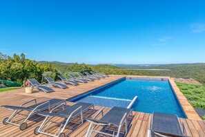 The pool and view...