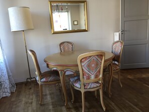 Vraie table de salle à manger
Avec rallonge déjeuner facile pour 8/10