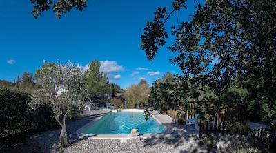 Maison avec jardin et piscine