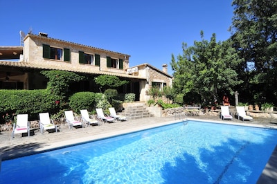 Villa mit privatem Pool und Grill für 2 bis 12 Personen.Professioneller Reiniger