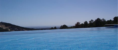 Awesome Infinity Pool with Views to the Coast