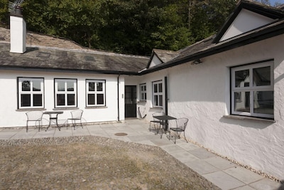 Fellside Luxury Cottage with parking. Lake views River Garden and court yard.