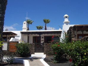 Casa Hamlet from the South