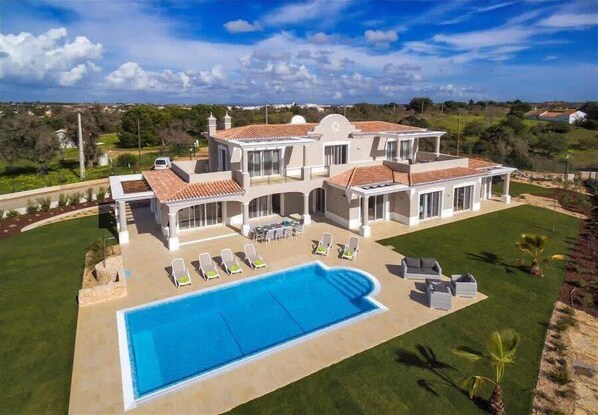 Villa with pool and garden