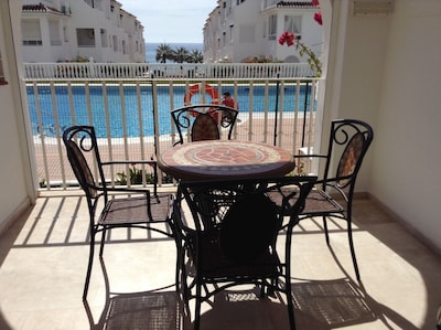 Fantastic apartment in Fuentes de Nerja overlooking the pool with UK TV and WiFi
