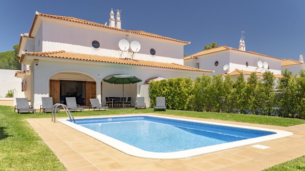 Villa with private Garden & Pool in Vale do Lobo