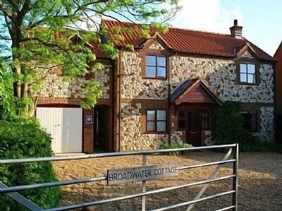 Self-catering Holiday Cottage In Holme Next The Sea, North Norfolk Coast 4-star.